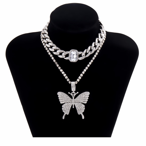 Beautiful White Sapphire 2 Piece 🦋 Necklace Set! - Picture 4 of 7